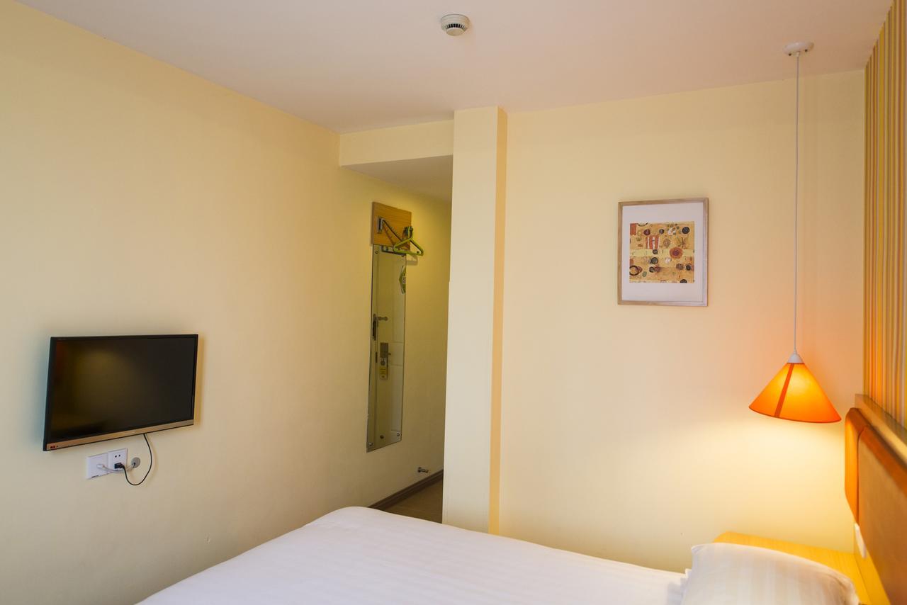 Home Inn Chengdu Kuanzhai Alley New City Square Exteriér fotografie